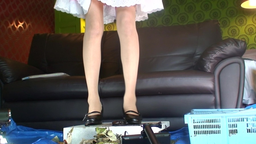 アイドル級美少女のコスプレ黒パンプスで兜CRUSH　vol3　サンプル画像07
