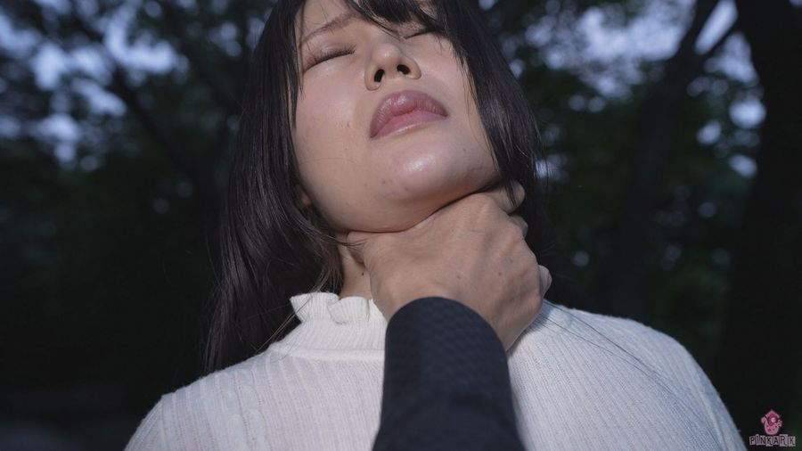 【HD】リアル首絞め 04 首をギチギチに絞められて 落ちる瞬間の快楽に浸る女　サンプル画像09