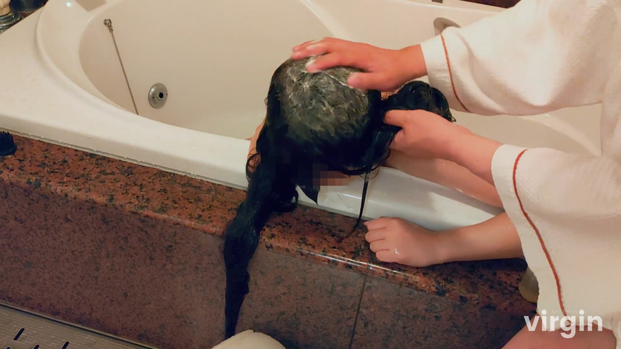 美髪ロングアニオタまいひめ　初めてのシャンプー手コキ　サンプル画像12