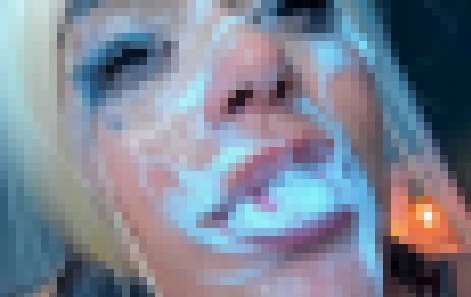 【微グロ】ディルドでイラマチオして顔面崩壊する美女002　サンプル画像1