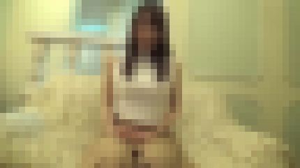 スレンダー美巨乳の22歳女子大生が初ハメ撮りでEカップを揺らして喘ぎまくり　サンプル画像1