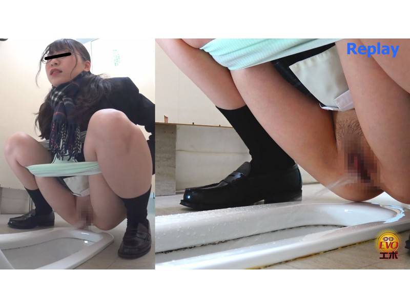 公衆トイレ覗き見　勢いがすごい女子校生のキレイな尿軸　サンプル画像7