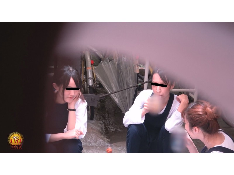 トイレ盗撮 和服女子の和式おしっこ　サンプル画像21