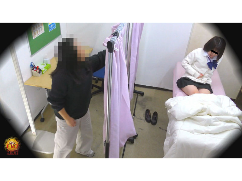 隠撮 腹痛女子校生 保健室横トイレうんこ　サンプル画像5