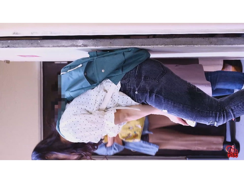 とにかく大勢に見られてるおしっこ漏らし 6カメ悶絶お漏らし包囲網2 オシッコ我慢 逆立ちチャレンジ！ 白いカーテンに立ち小便を！ ビヤガーデンで見たおしっこ漏らし女！2 トイレ前行列中 おしっこ漏らし女!4 ド迫力パンティお漏らし 迫り来るNIAGARA放尿 騙してパニック おしっこ我慢撮影会ベスト　サンプル画像11