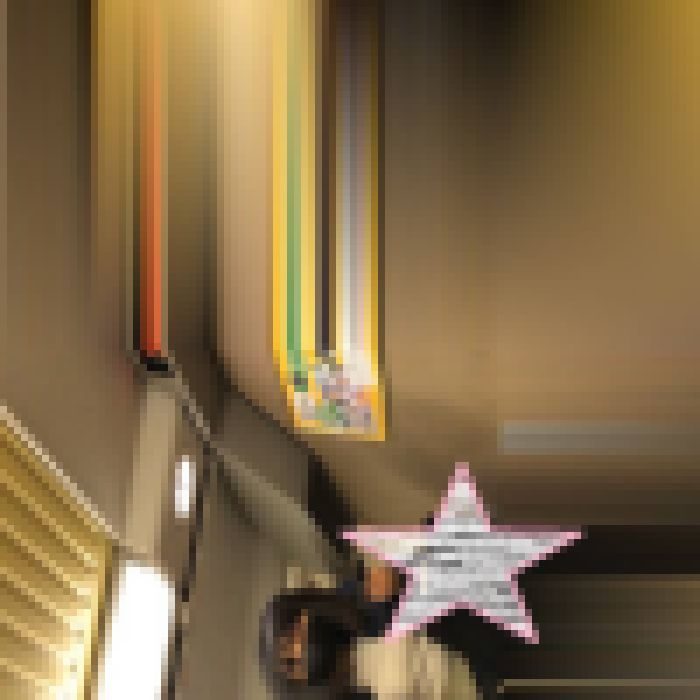 【視線】深夜列車でシコシコ射精【お姉さんの隣】　サンプル画像3