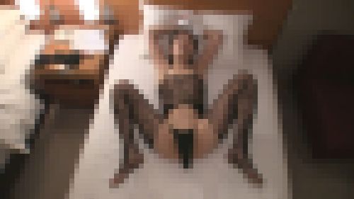 【流出】カップルの生々しいハメ撮り“新宿髙●屋勤務の女”　サンプル画像2
