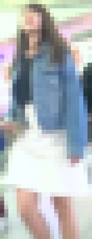 [★顔出し]パンチラ盗撮 女子大生 白パンツに階段で接近　サンプル画像1